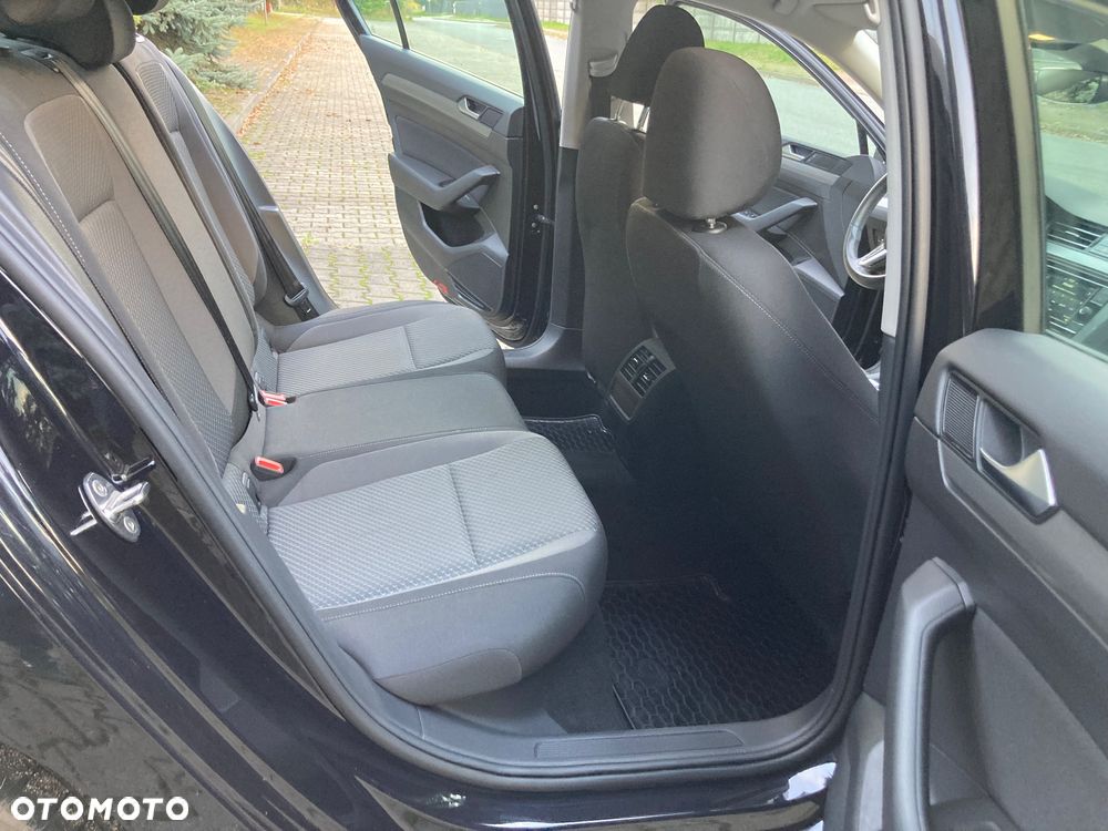 Volkswagen Passat 2.0 TDI EVO Business DSG - 13