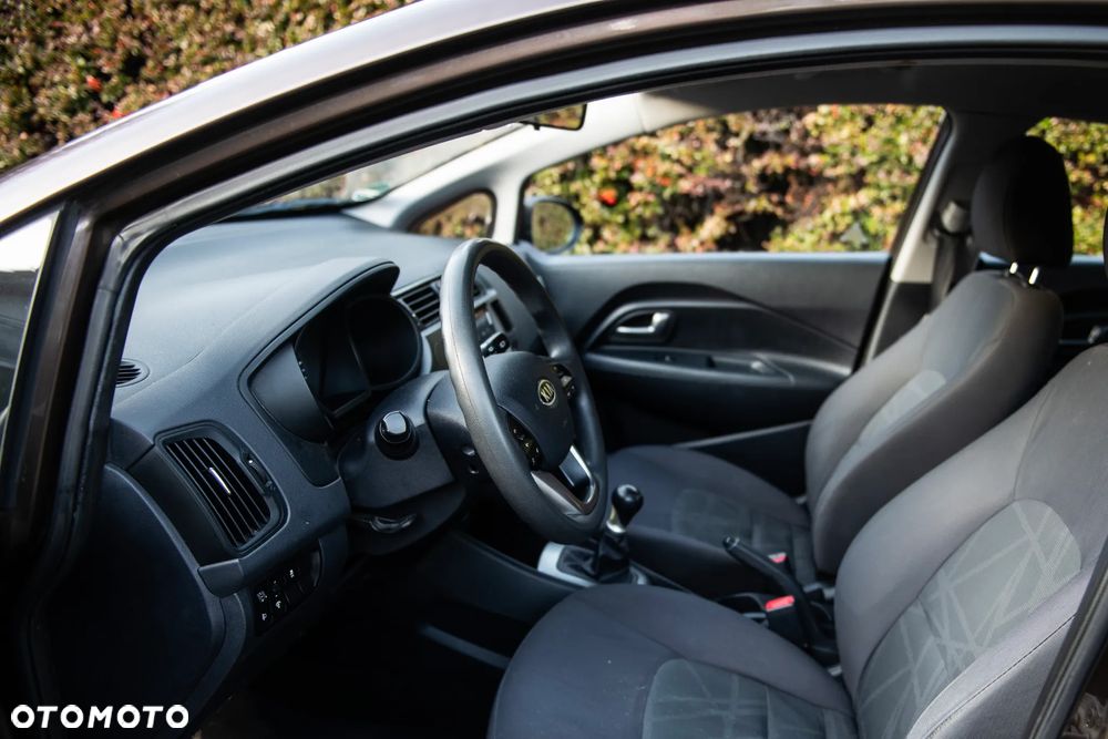 Kia Rio 1.2 Business Line - 16