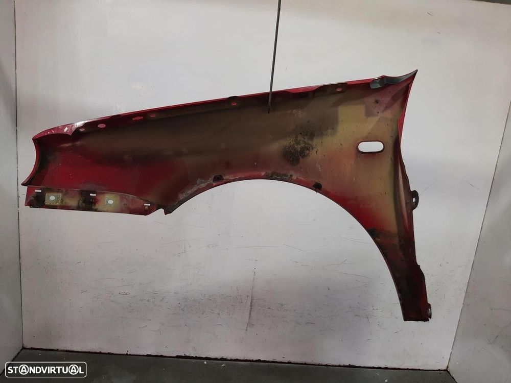 GUARDA-LAMAS FRONTAL DIREITO VOLKSWAGEN GOLF IV 2001 - 4