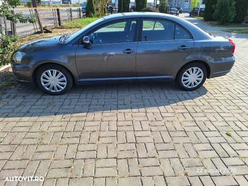 Toyota Avensis 2.0 D-4D Sedan Terra - 2