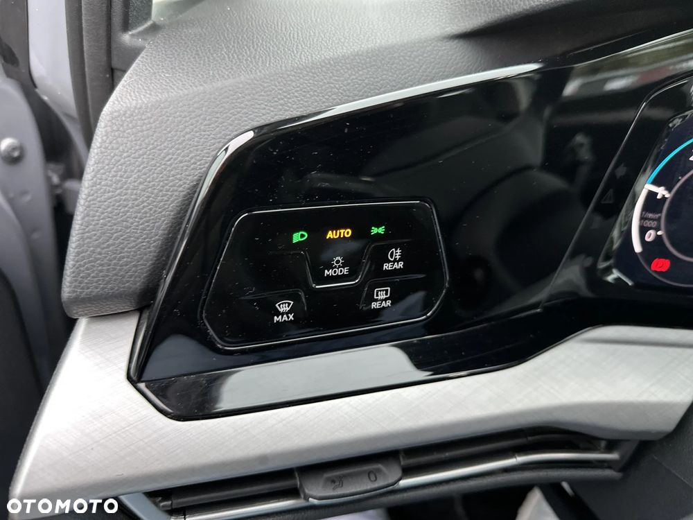 Volkswagen Golf 2.0 TDI Life - 19