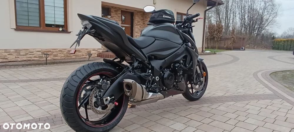 Suzuki GSX 1000 - 5