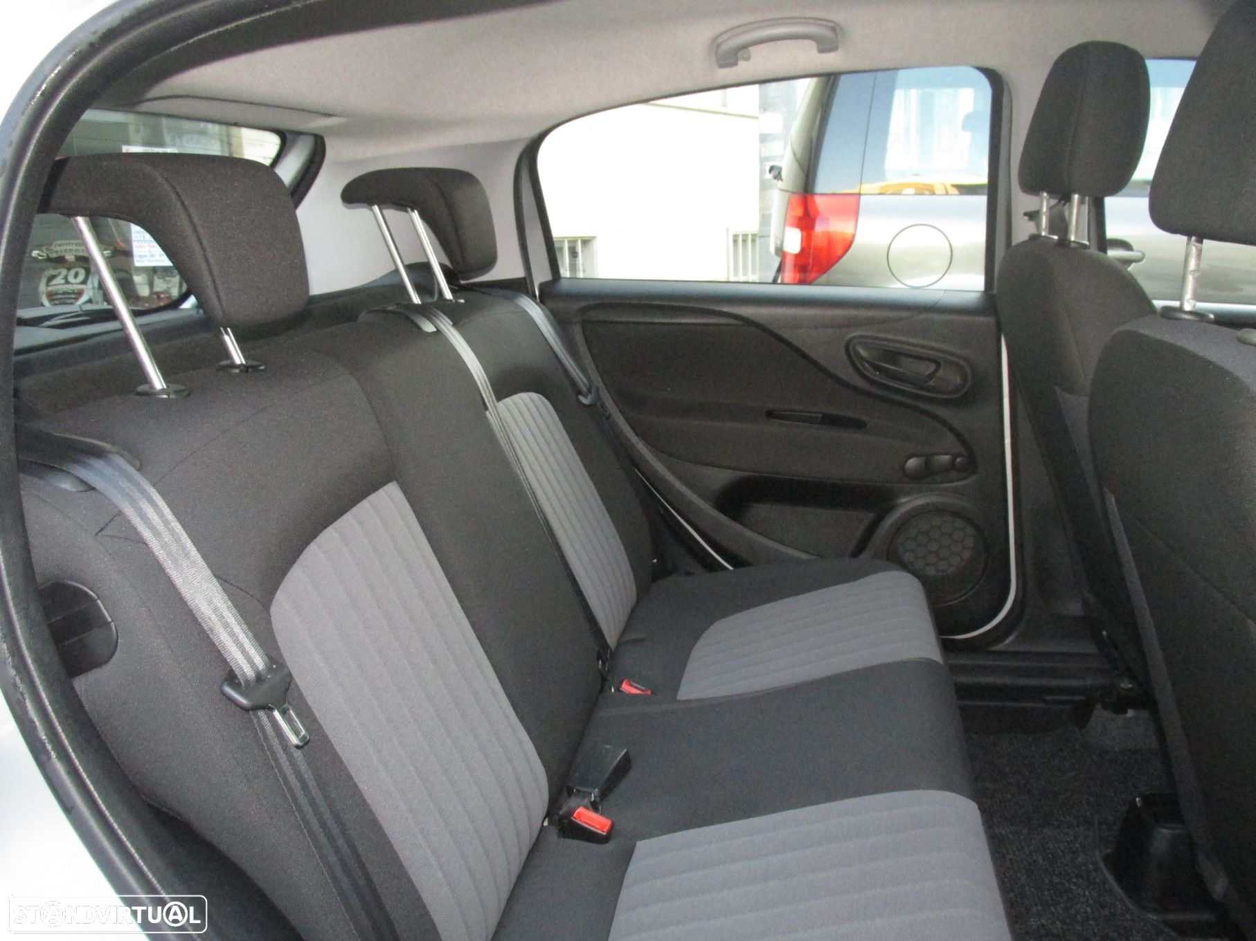 Fiat Punto 1.2 Easy S&S - 21