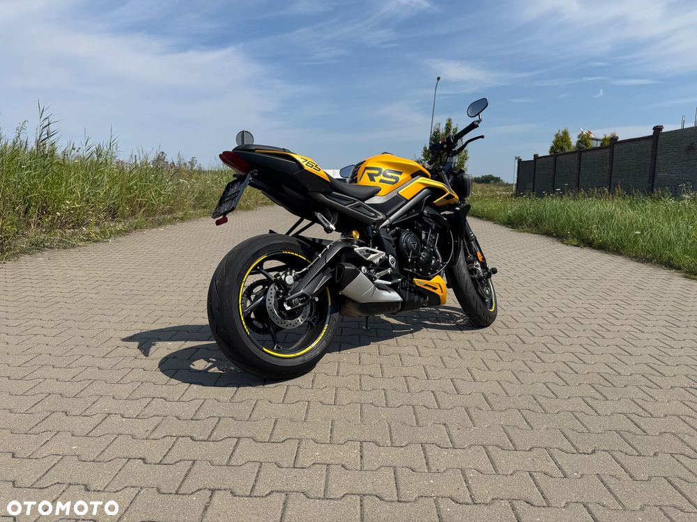 Triumph Street Triple - 4