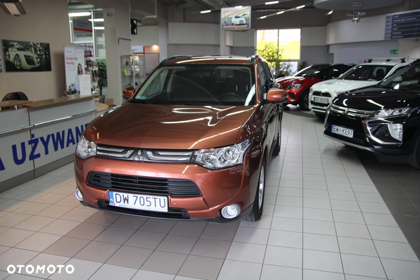 Mitsubishi Outlander 2.0 Intense +