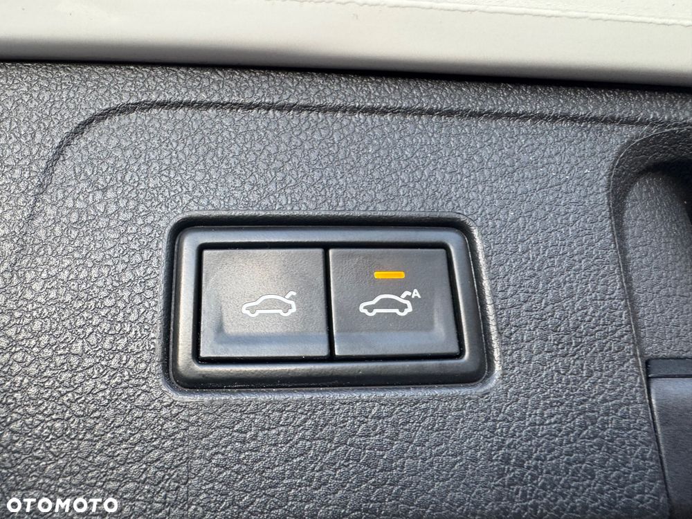 Volkswagen Passat 2.0 TDI SCR DSG Highline - 29