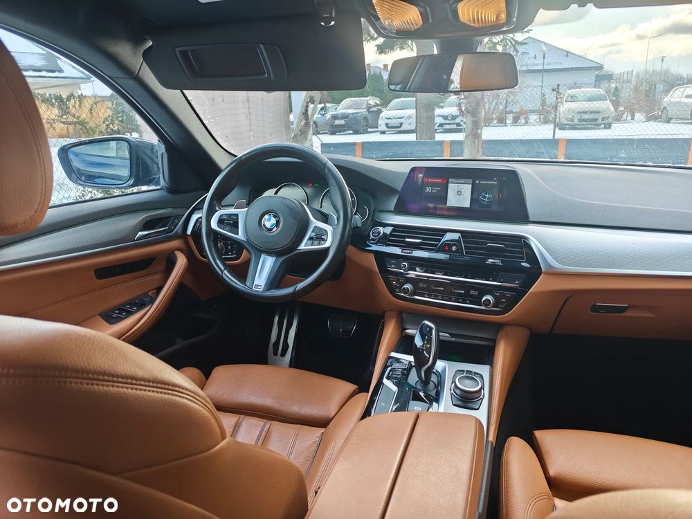 BMW Seria 5 520d xDrive M Sport sport - 11