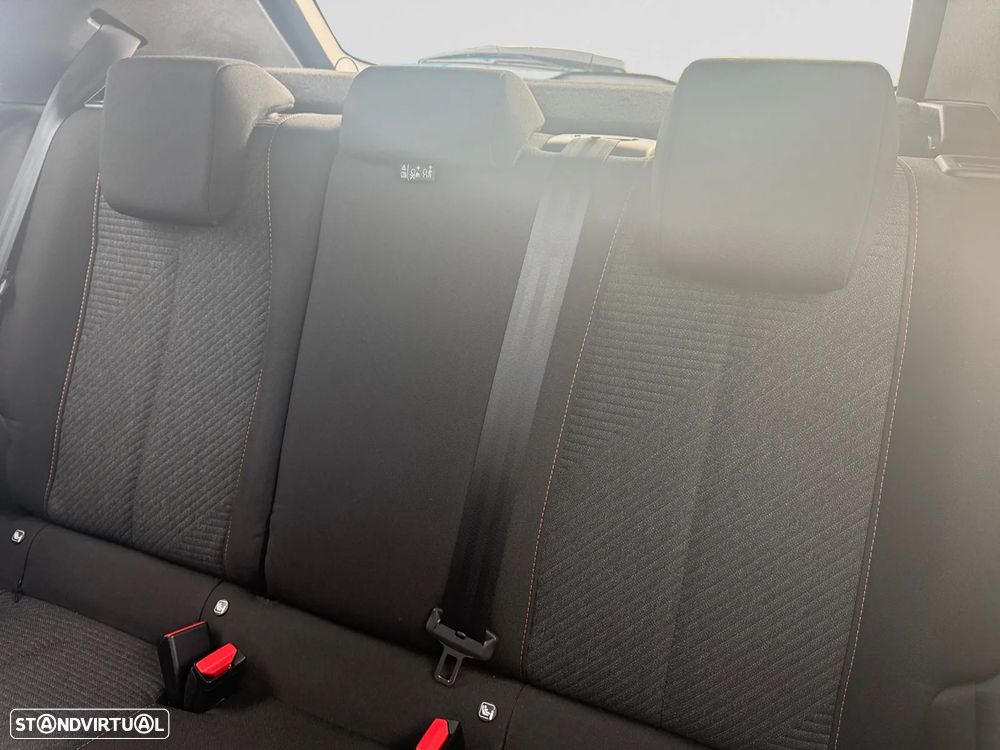 Peugeot 2008 1.2 PureTech Style - 15