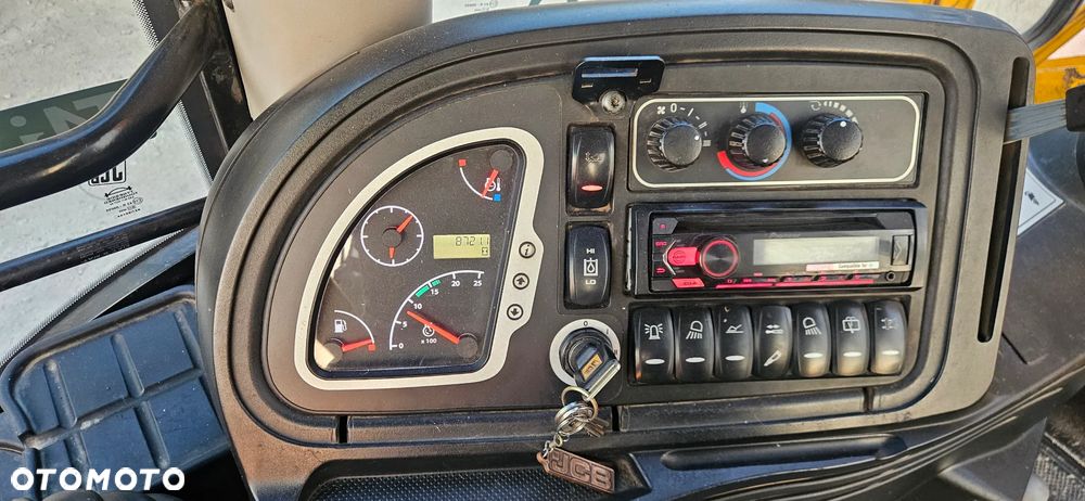 JCB 3CX - 8