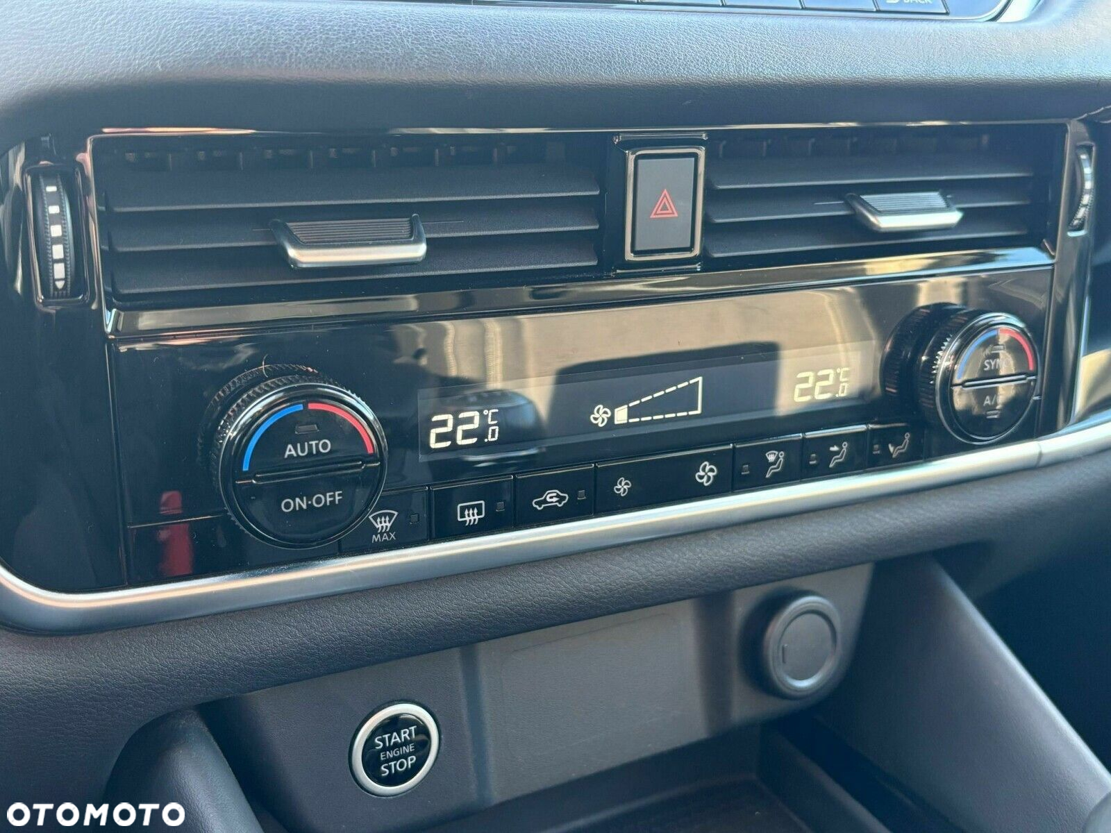 Nissan Qashqai 1.3 DIG-T mHEV N-Connecta - 19