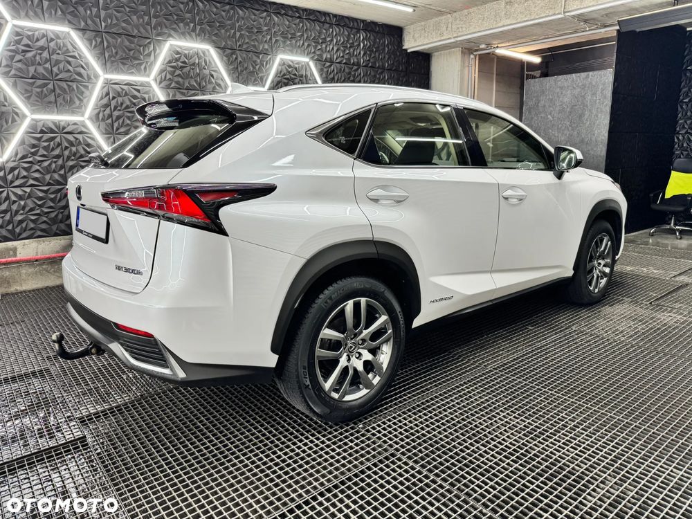 Lexus NX - 4