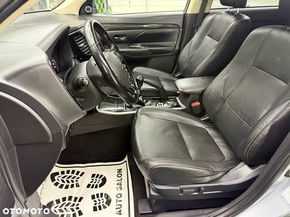 Mitsubishi Outlander 2.2 DI-D 4WD Intense - 3