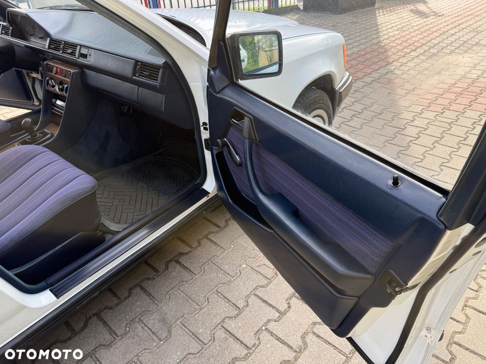 Mercedes-Benz W124 (1984-1993) - 22