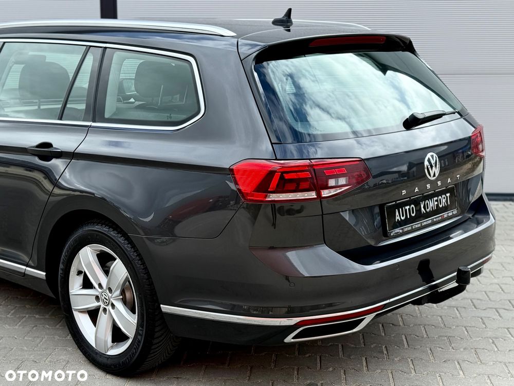 Volkswagen Passat Variant 2.0 TDI SCR DSG BlueMotion Highline - 18