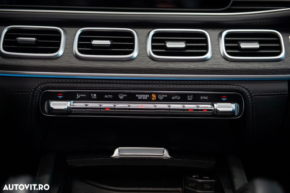 Mercedes-Benz GLS - 22