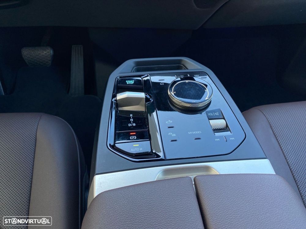 BMW iX xDrive 40 - 12