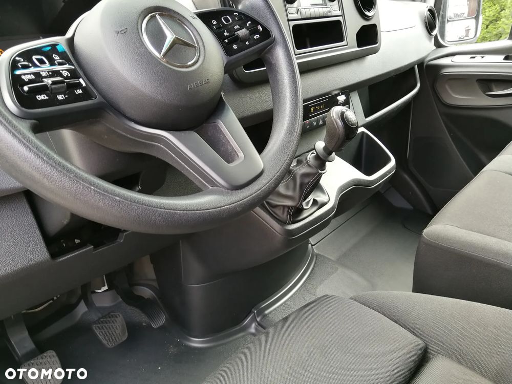 Mercedes-Benz Sprinter - 18