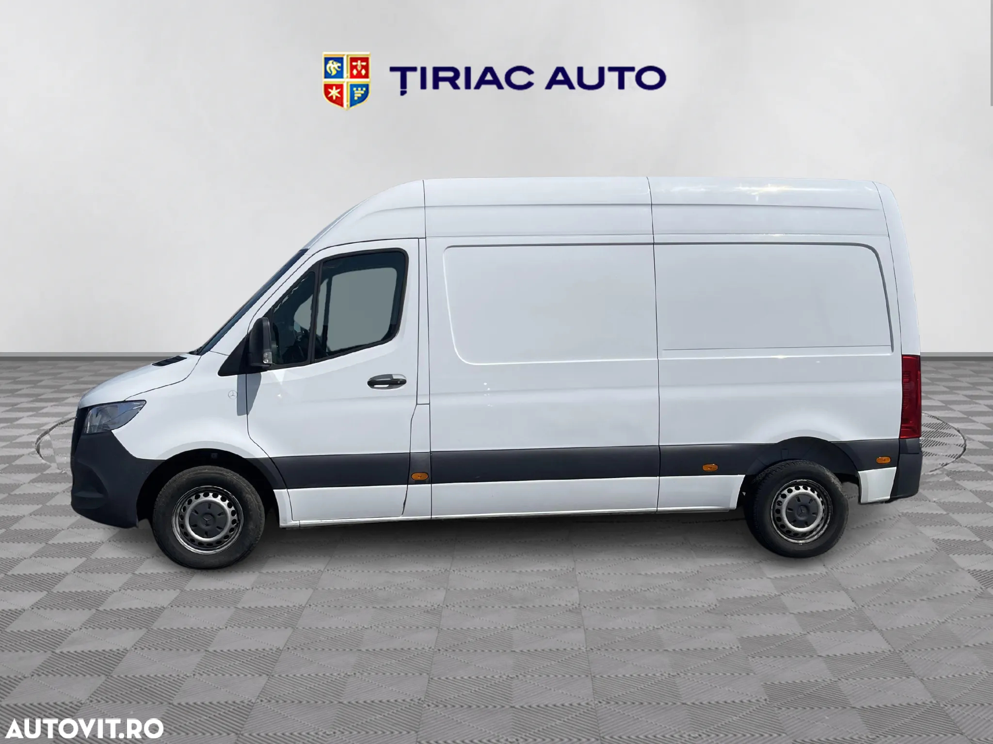 Mercedes-Benz Sprinter - 2