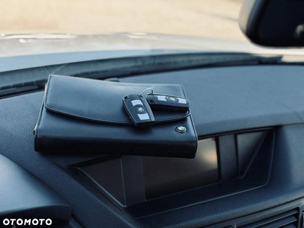 BMW X1 sDrive18d xLine - 31