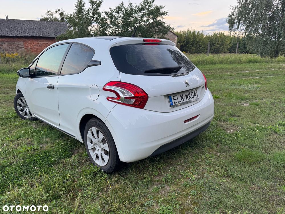 Peugeot 208 - 4