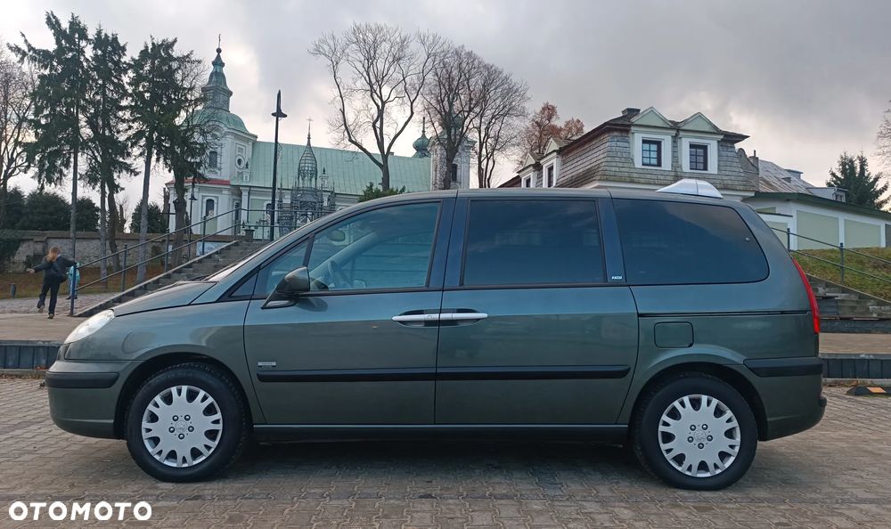 Peugeot 807 HDi 135 Premium - 9