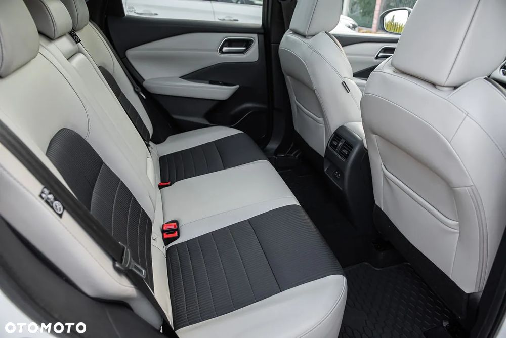 Nissan Qashqai 1.3 DIG-T 4x4 MHEV Xtronic Tekna+ - 35