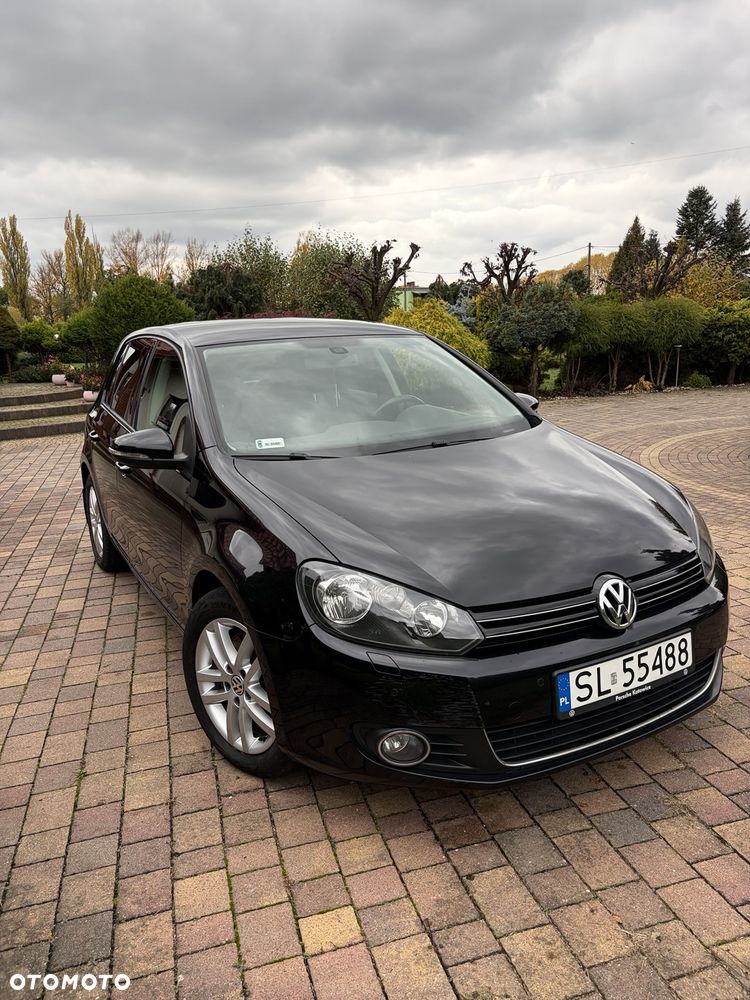 Volkswagen Golf - 1