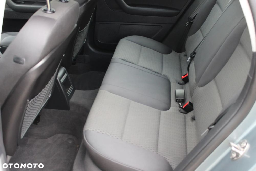 Audi A3 Sportback 1.6 Ambiente - 24