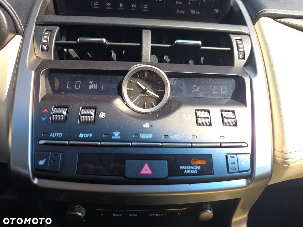 Lexus NX 300 Comfort AWD - 18