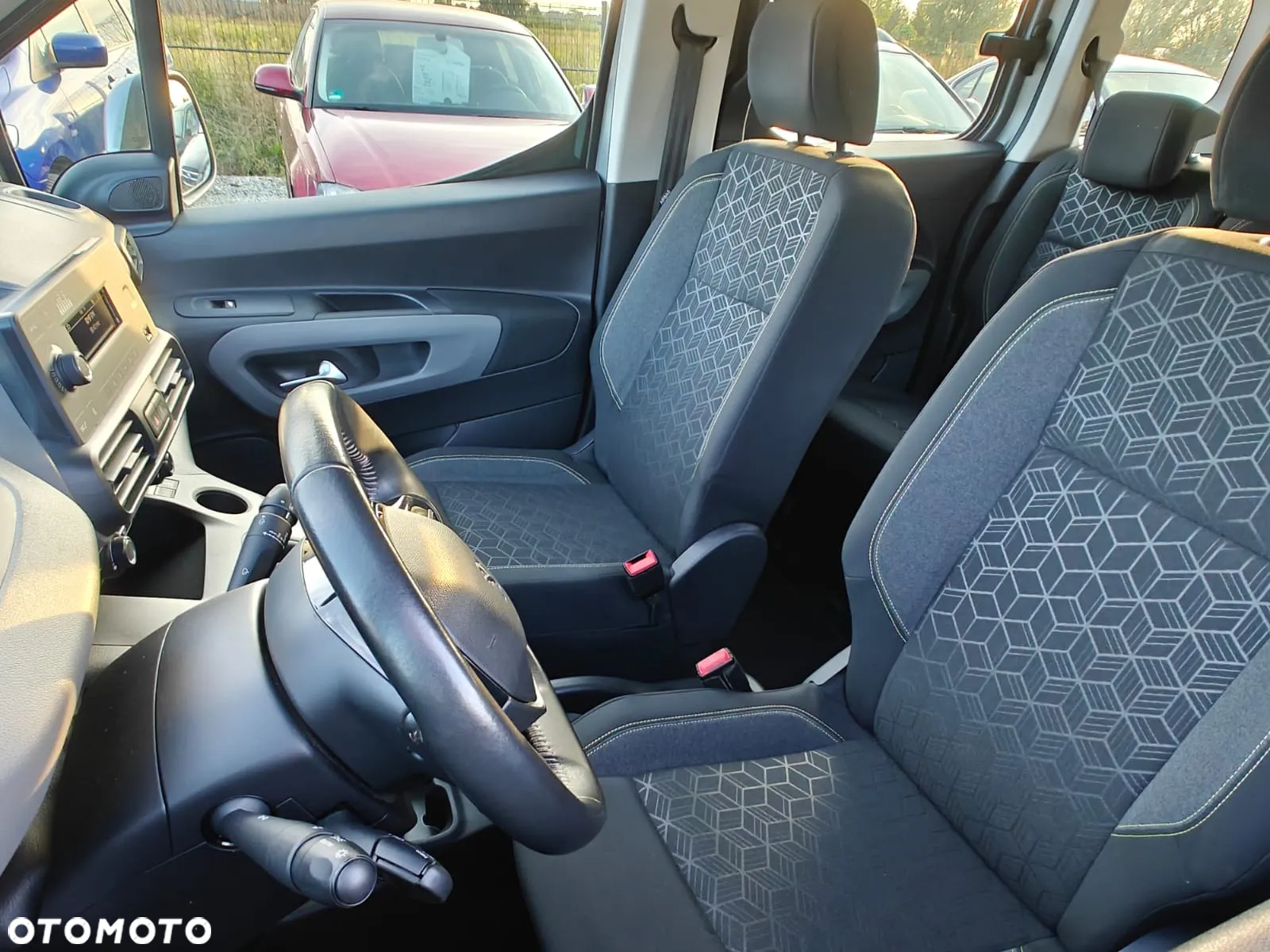 Peugeot Rifter 1.5 BlueHDI Allure S&S - 13