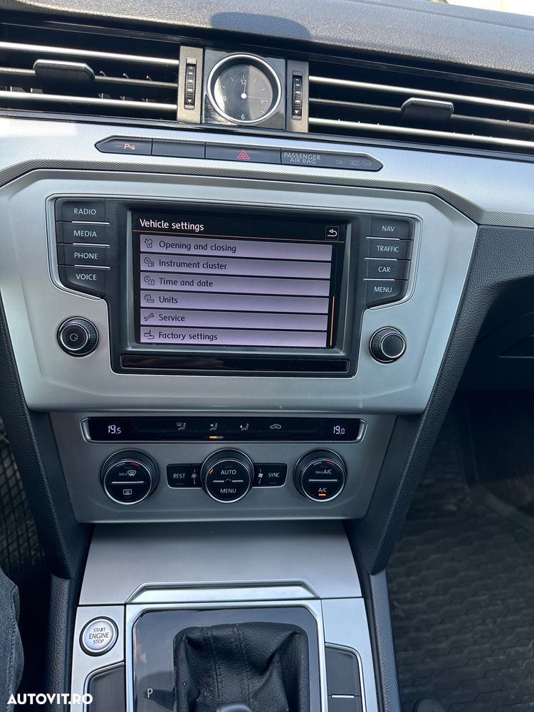 Volkswagen Passat 2.0 TDI DSG Comfortline - 9