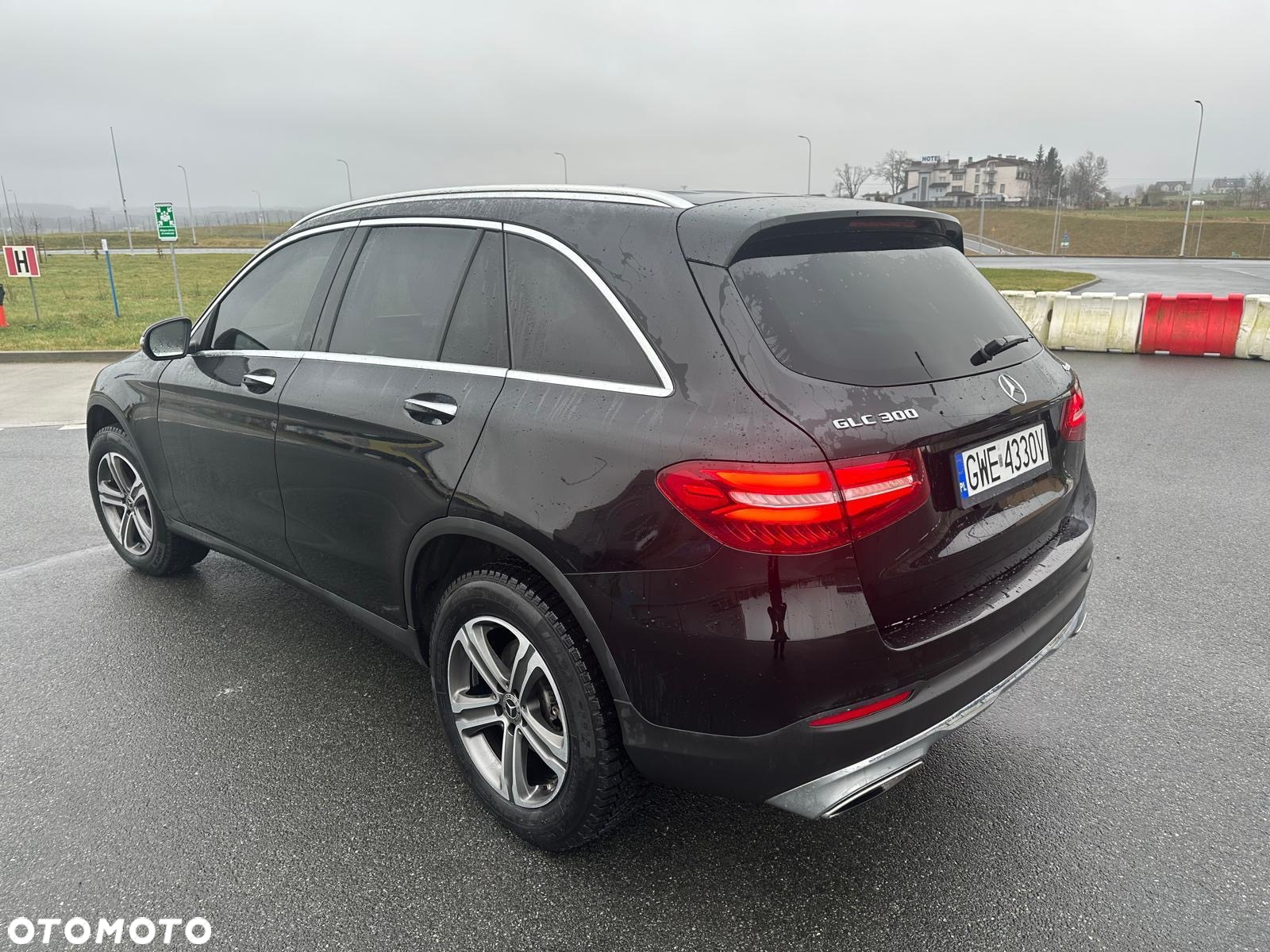 Mercedes-Benz GLC 300 Coupe 4Matic 9G-TRONIC - 11