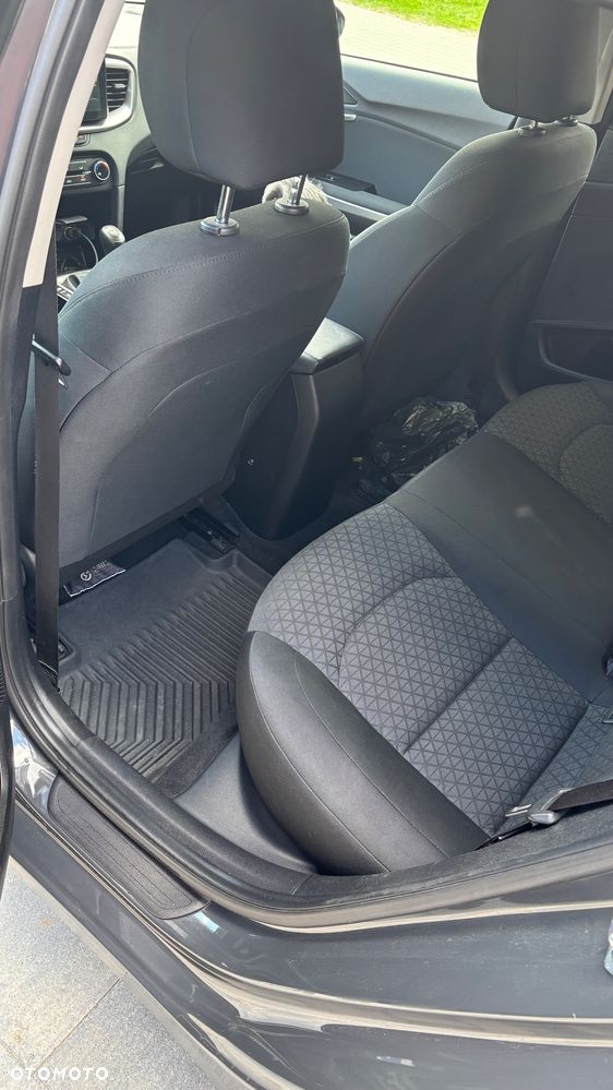 Kia Ceed 1.6 CRDi mHEV L - 7