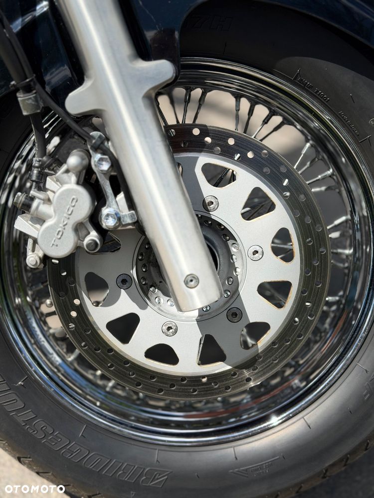 Suzuki Intruder - 10