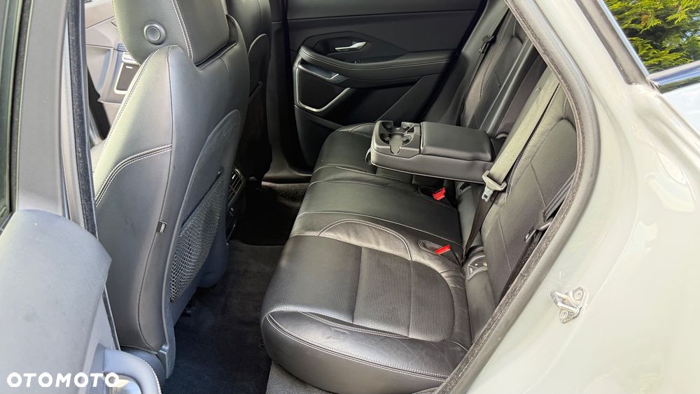 Jaguar E-Pace P250 AWD R-Dynamic - 30