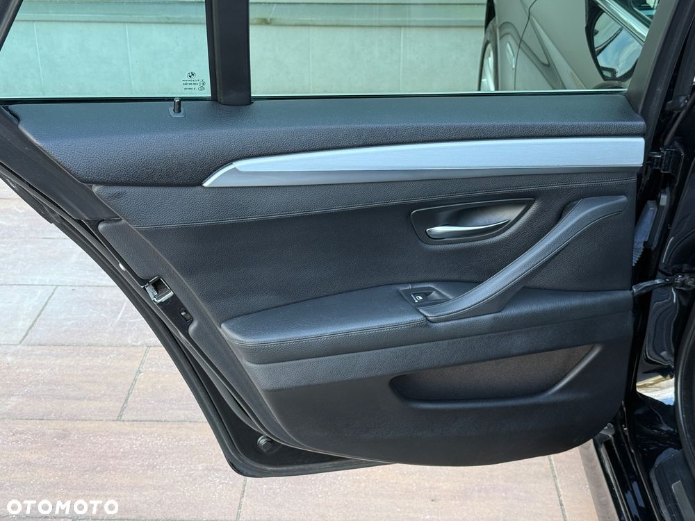BMW Seria 5 520d xDrive - 19