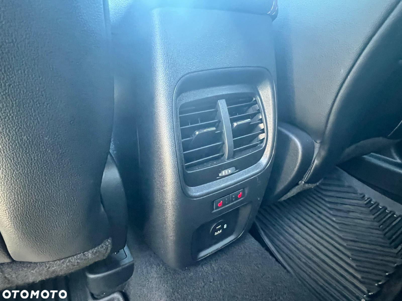Ford Kuga 2.0 EcoBlue 4x4 ST-LINE - 31