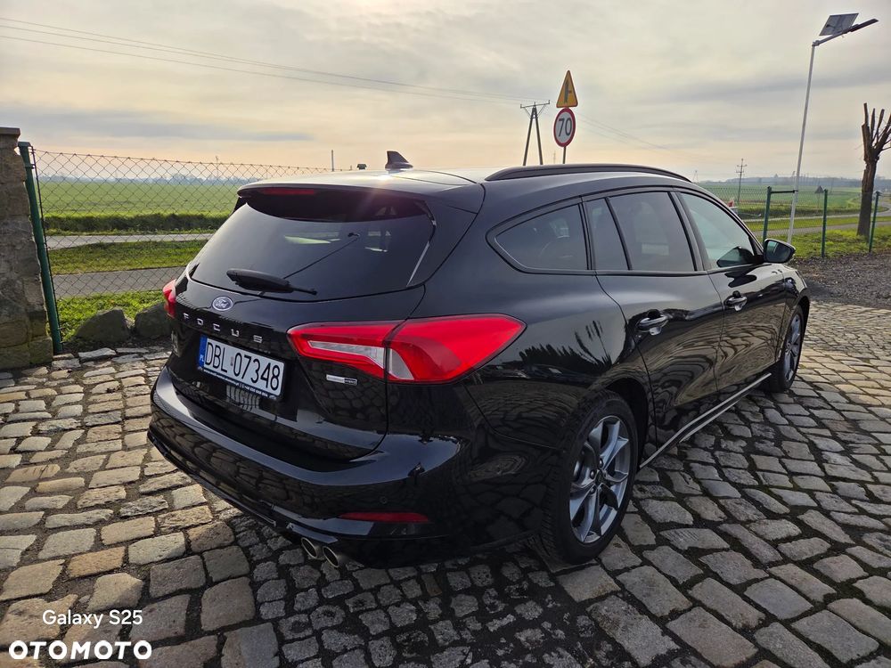 Ford Focus 1.0 EcoBoost Hybrid ST-LINE - 4