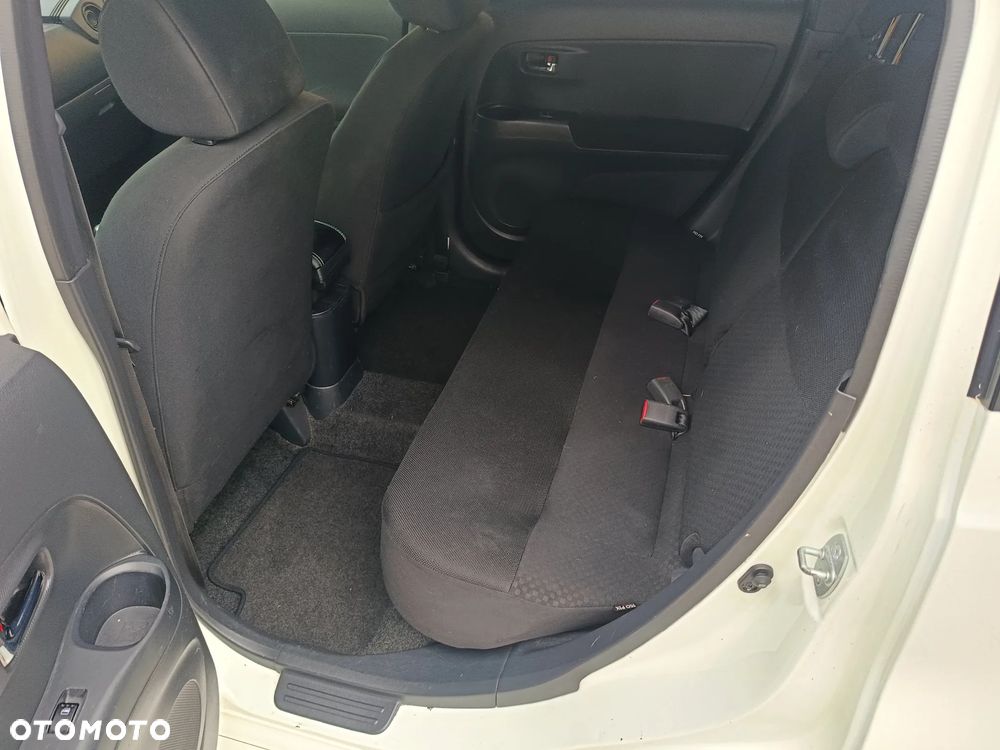 Daihatsu Materia - 11