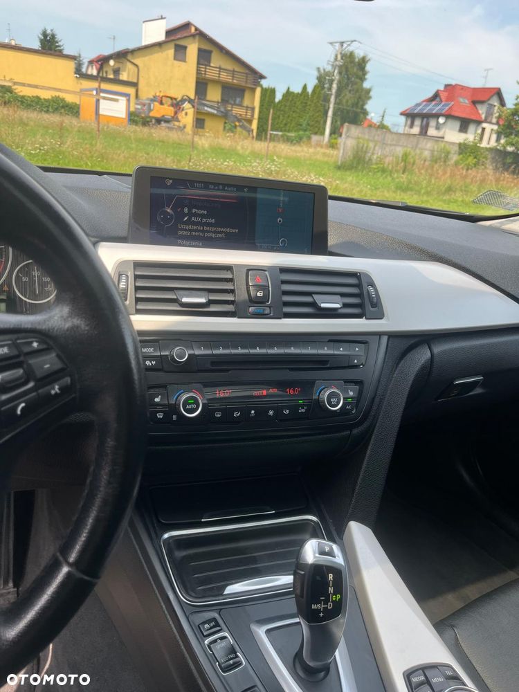 BMW Seria 3 320d xDrive Sport Line - 12