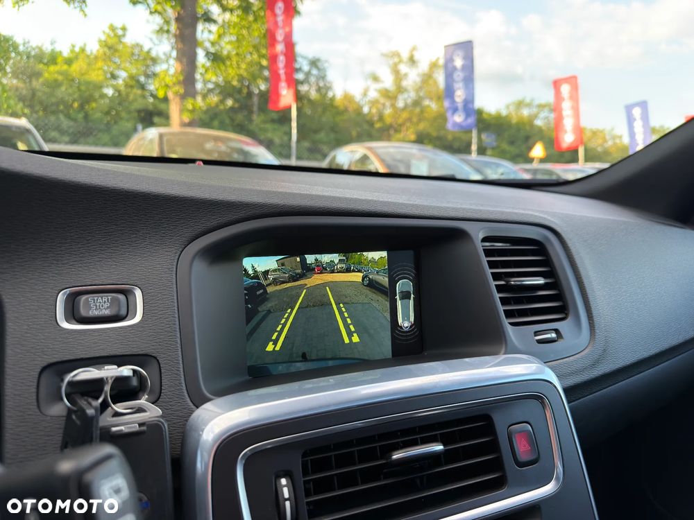 Volvo V60 D3 Drive-E R-Design Momentum - 32