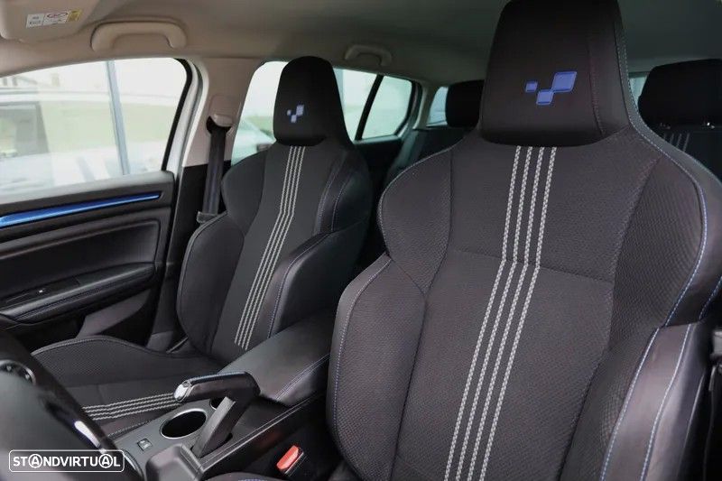 Renault Mégane Sport Tourer 1.5 Blue dCi GT Line EDC — fotografia 7