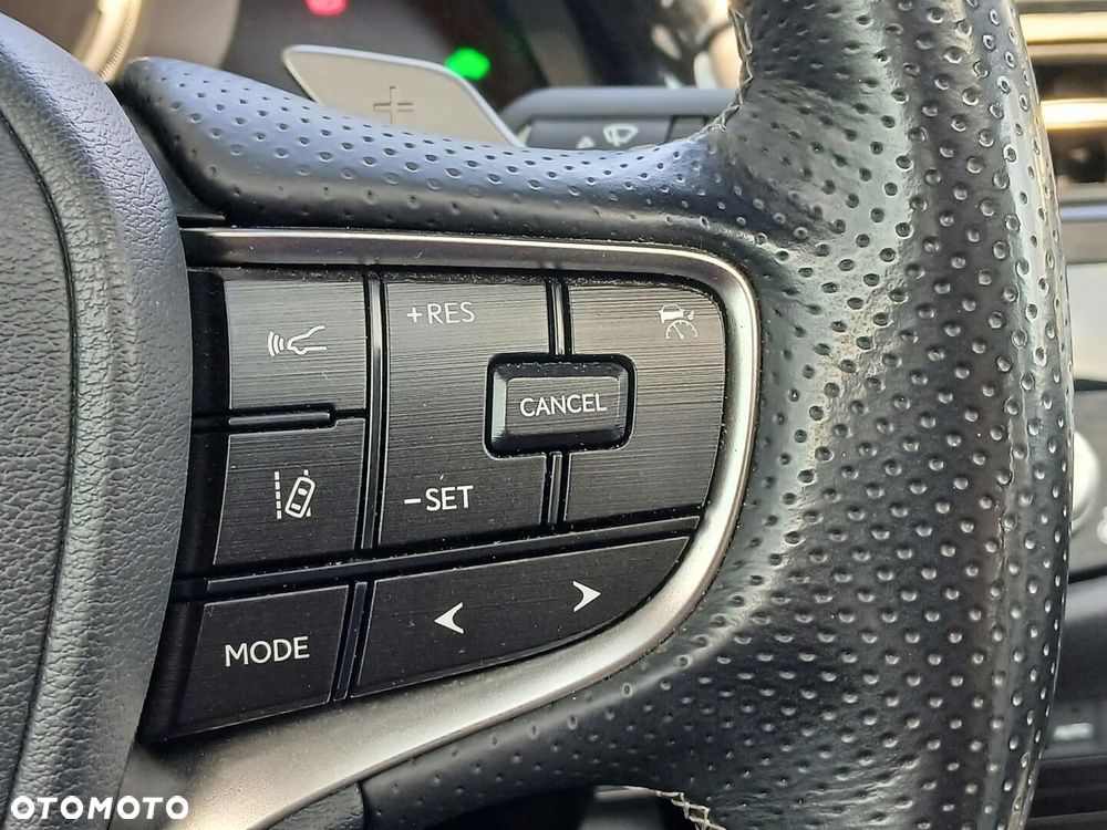 Lexus ES 300h F Sport Edition - 32