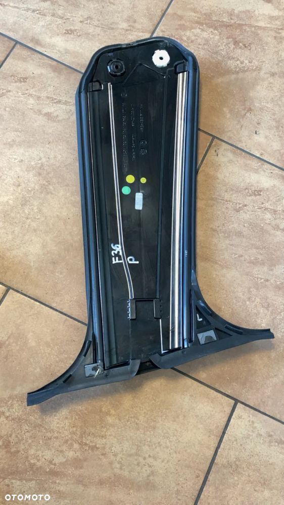 BMW F36 OSŁONA OBUDOWA DEKOR SŁUPKA PRAWY CZARNY POŁYSK 7310182 - 2