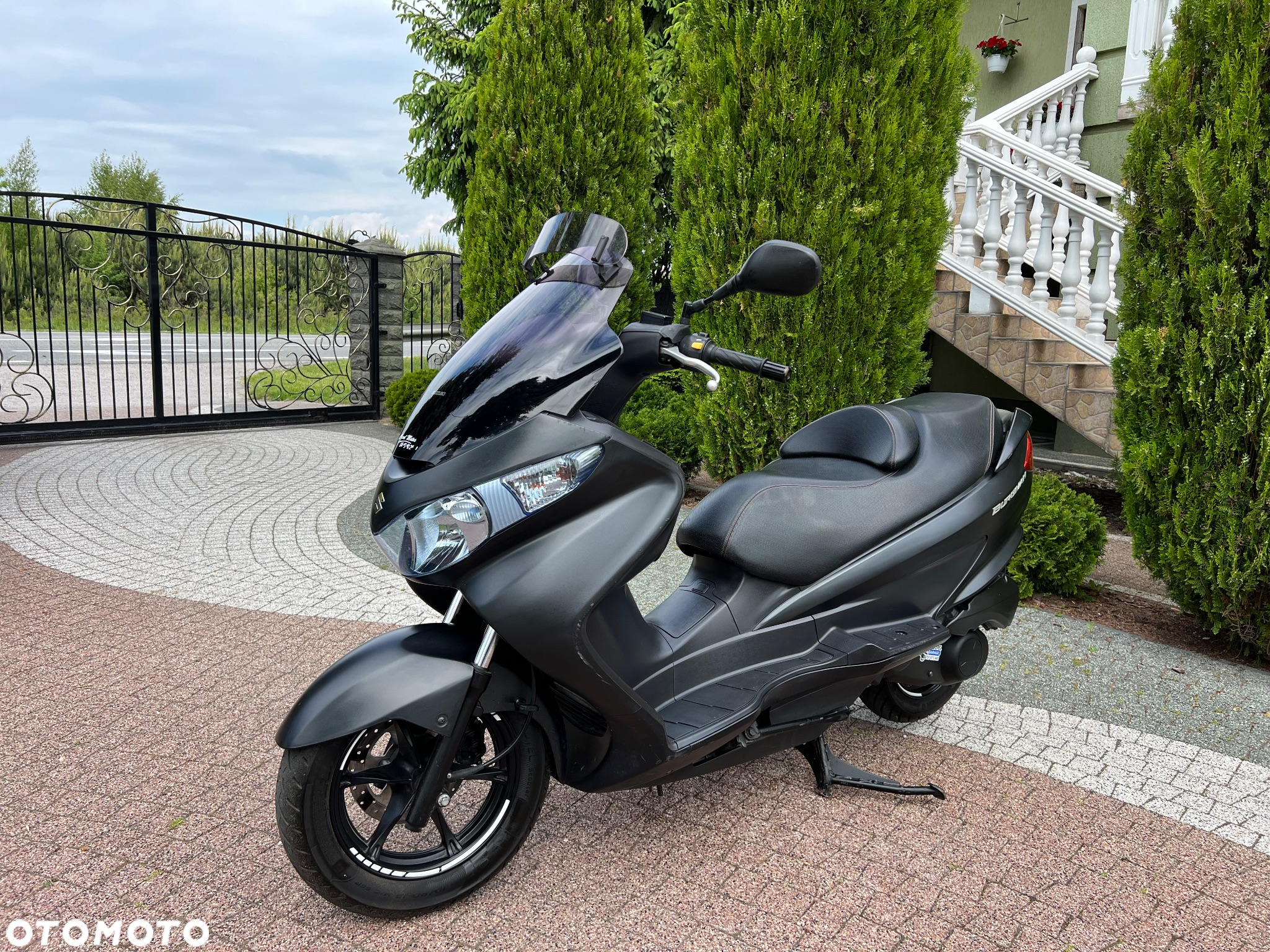 Suzuki Burgman - 24