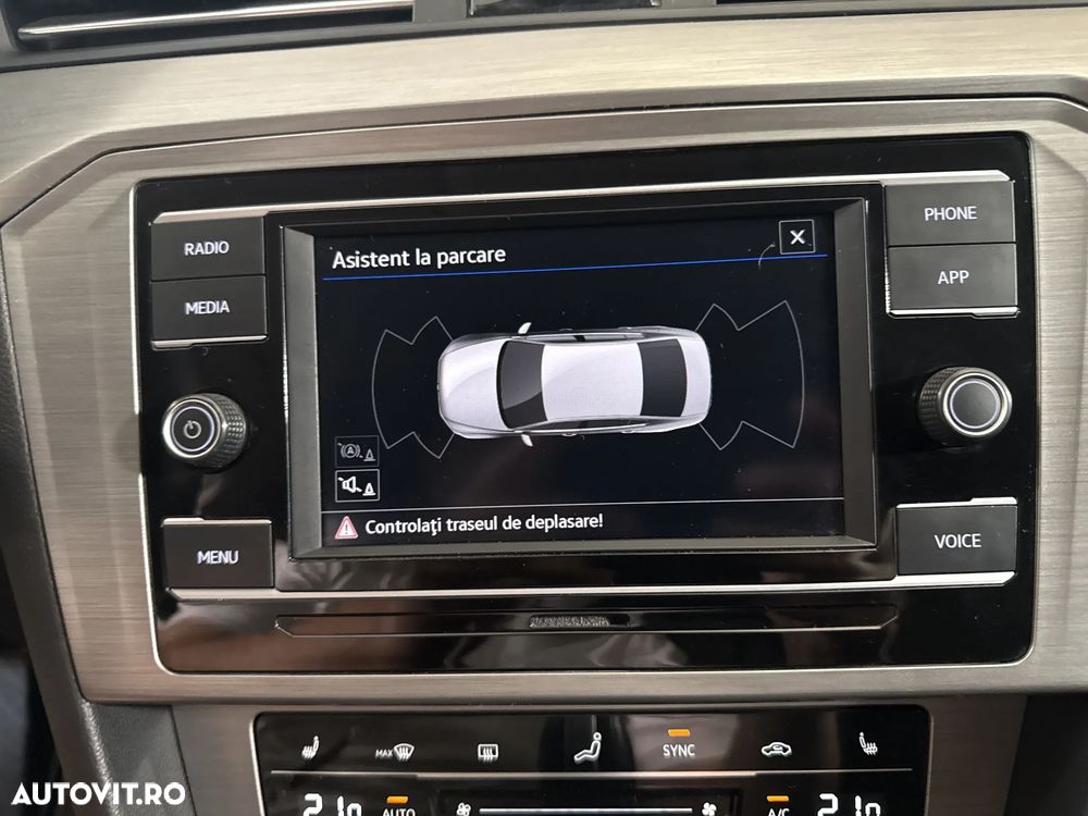 Volkswagen Passat - 20