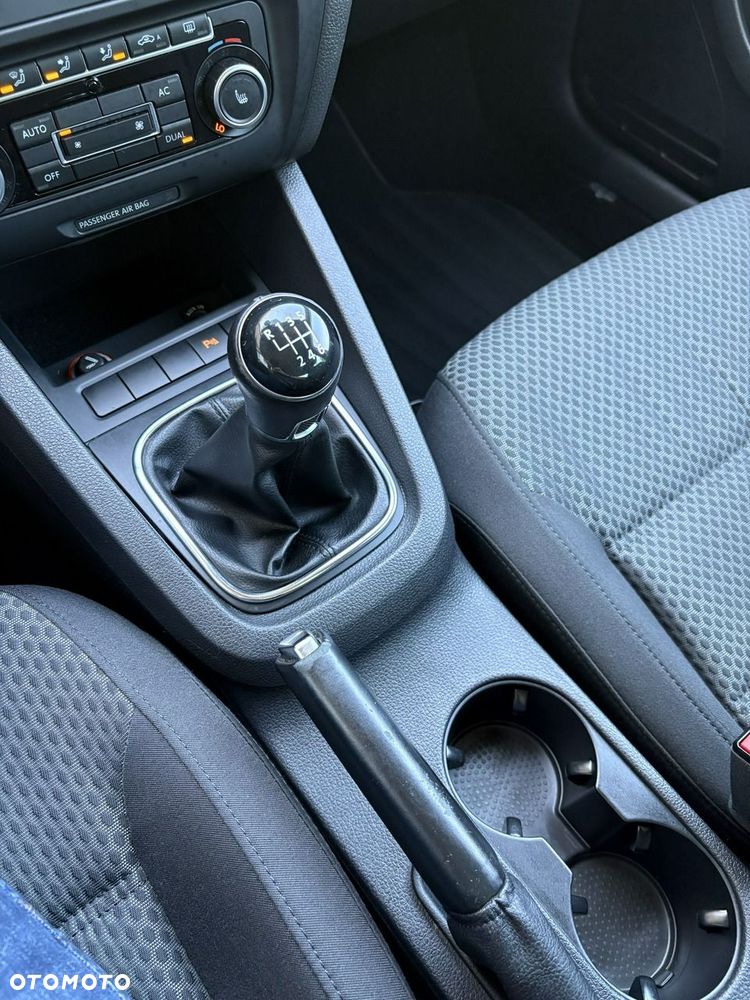 Volkswagen Jetta - 25