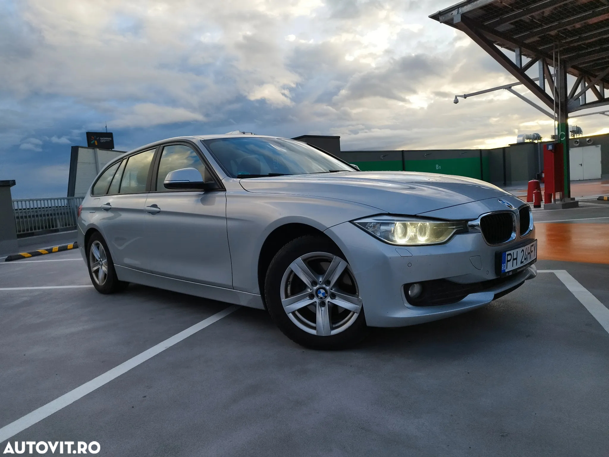 BMW Seria 3 320d Touring Aut. Efficient Dynamics Edition Blue Perf. Sport Line - 12