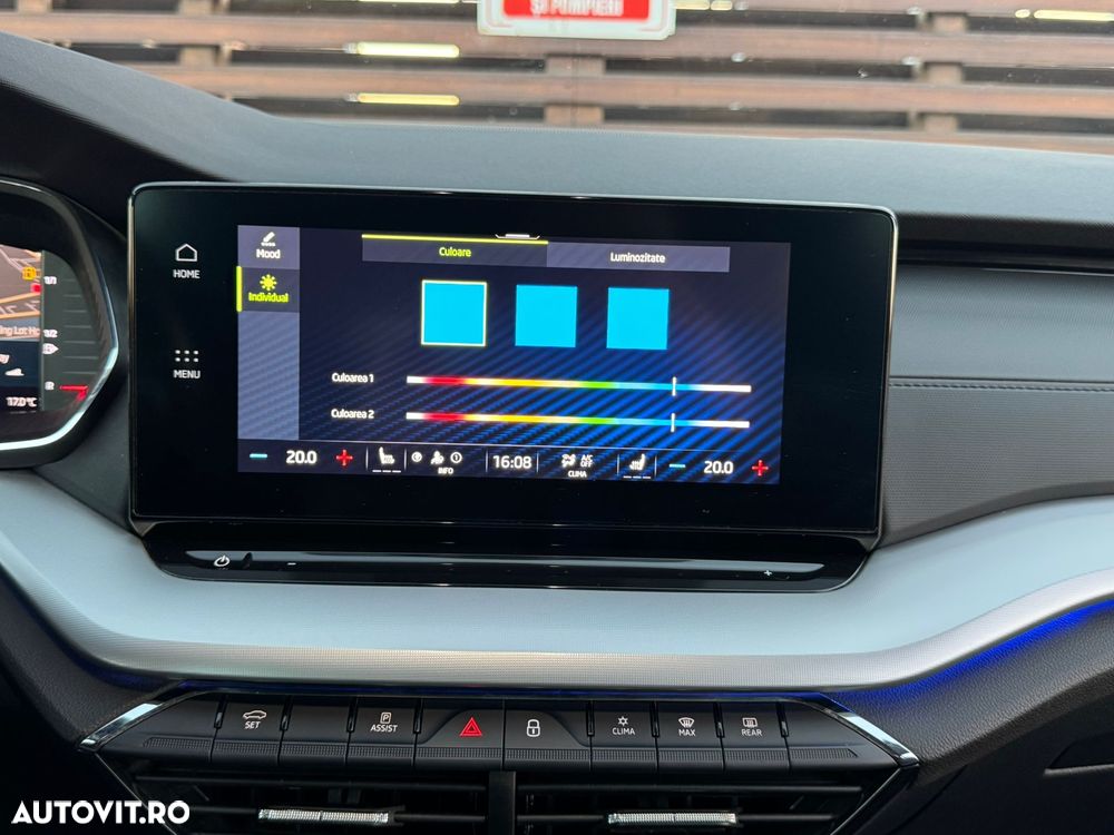 Skoda Octavia Combi 2.0 TDI Sportline - 19