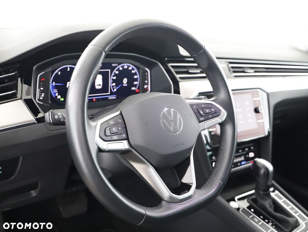 Volkswagen Passat - 10